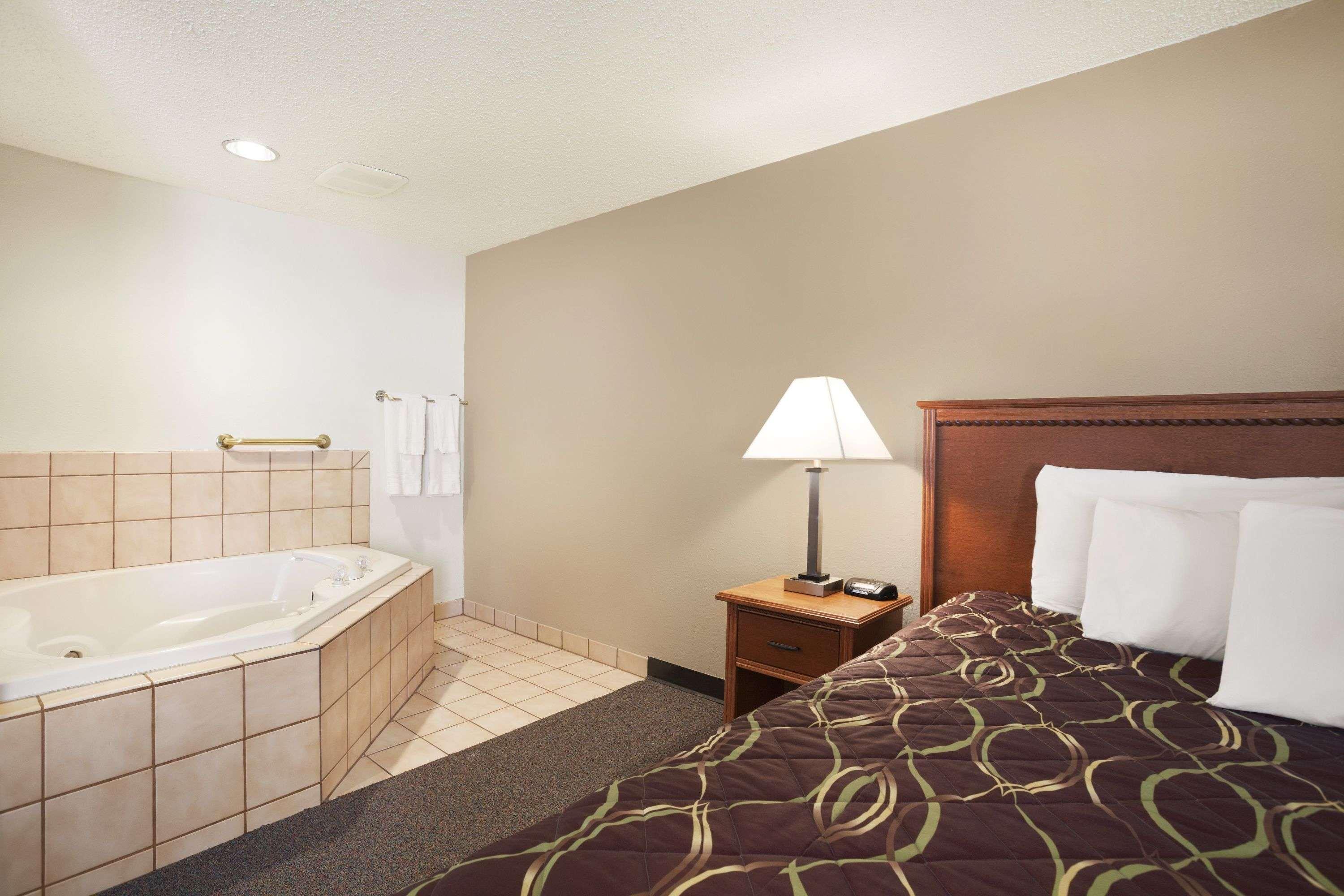Super 8 By Wyndham Williston Nd Otel Dış mekan fotoğraf